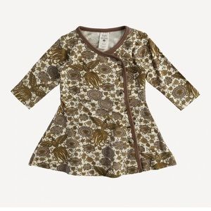 Kate Quinn dress. Does not fit my daughter